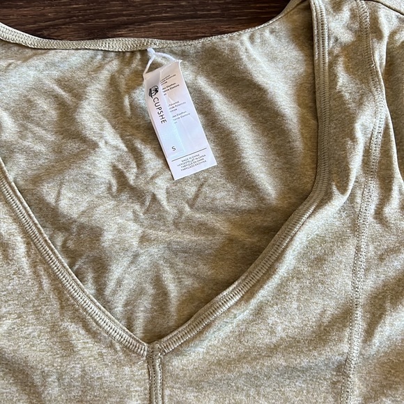 Heathered Long Sleeve - Picture 3 of 3